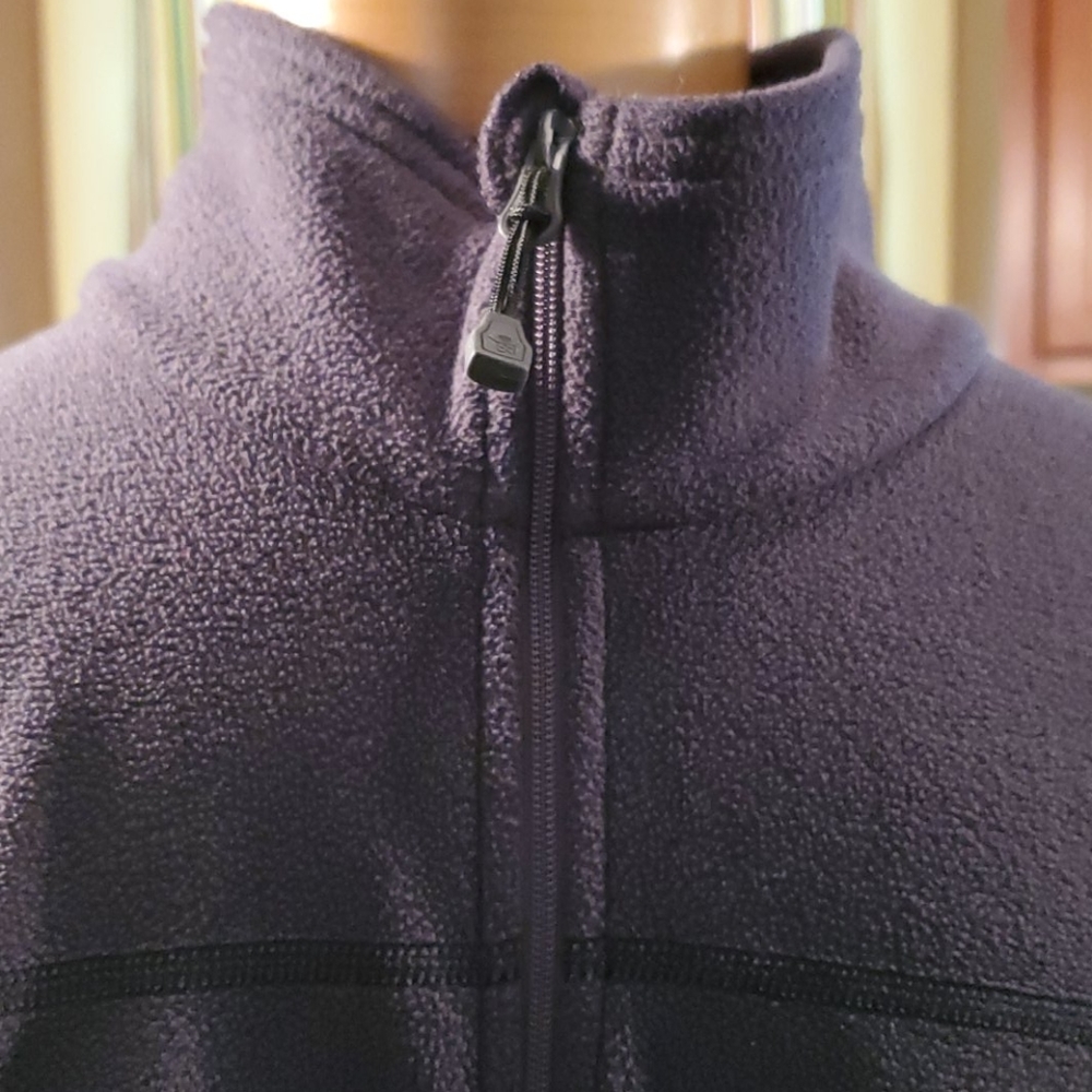 Mountain Hardware Pullover Size Large - image 3